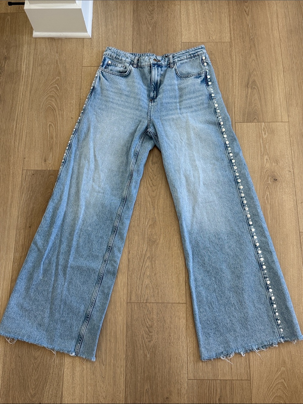 Zara High Waisted Studded Jeans sz. 8 - Picture 4 of 8